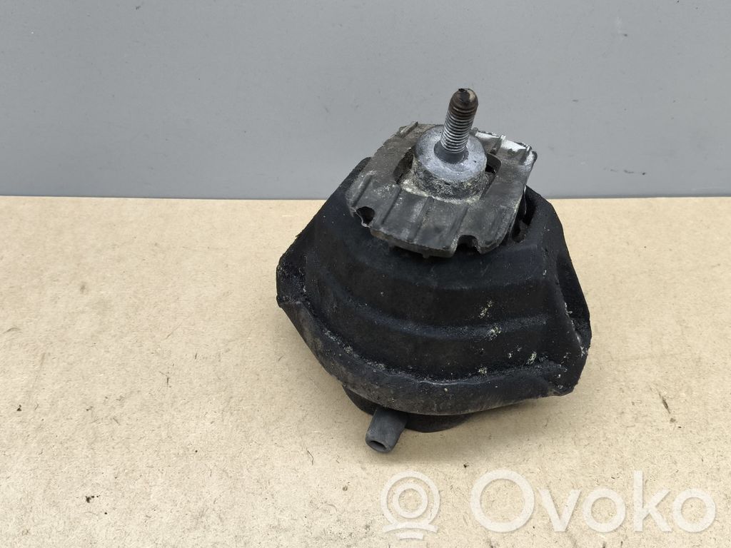 BMW 5 E60 E61 Engine mount bracket 