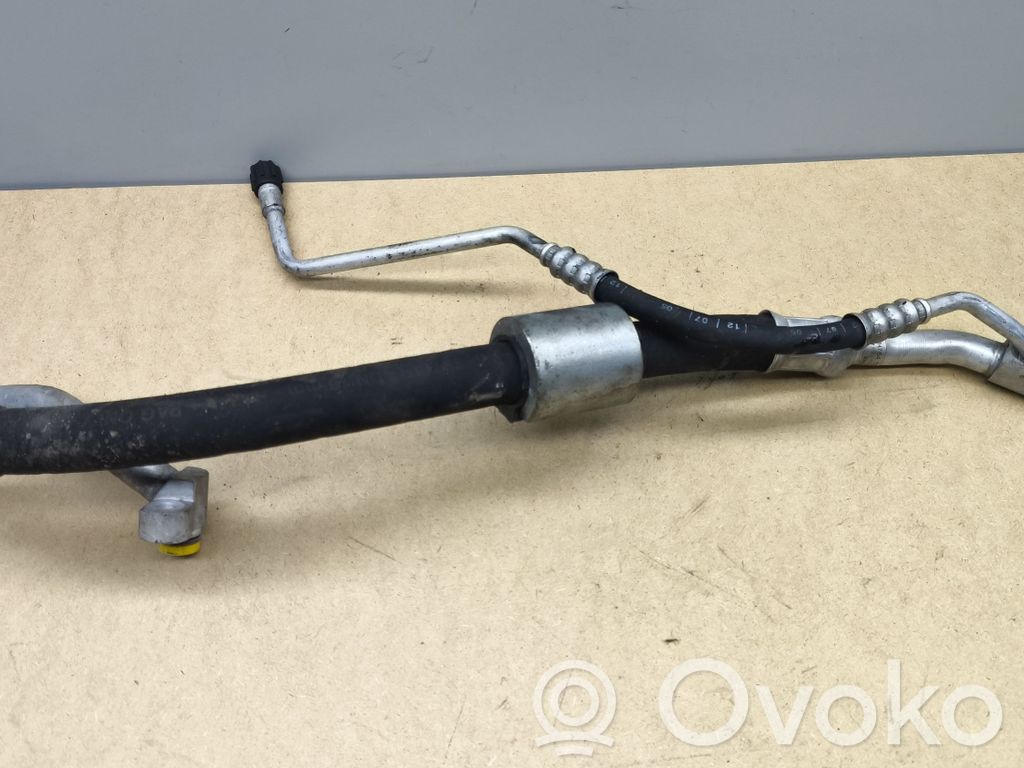 BMW 1 E81 E87 Air conditioning (A/C) pipe/hose 
