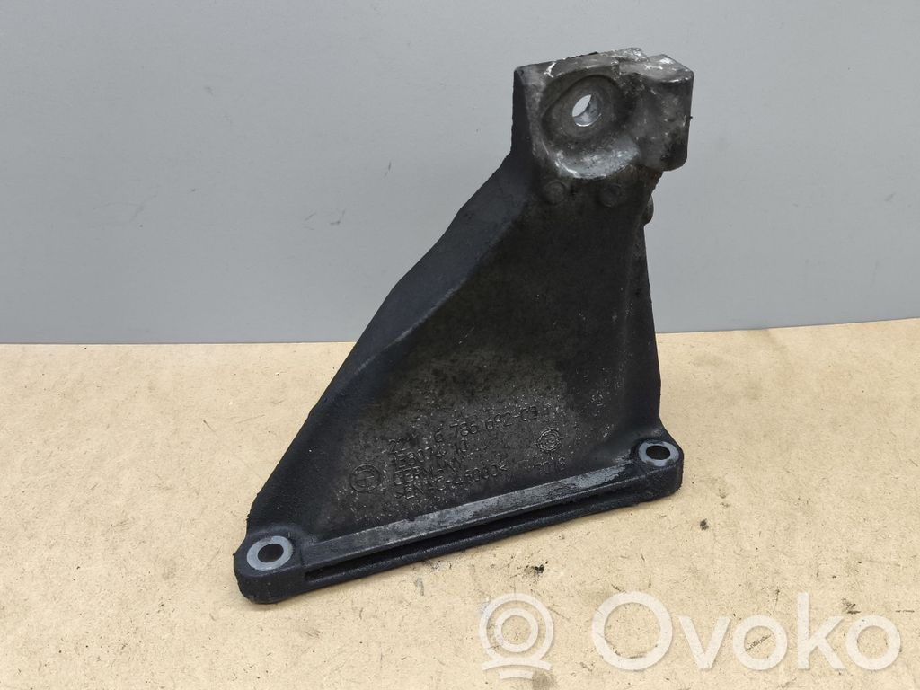 BMW 3 E90 E91 Engine mounting bracket 