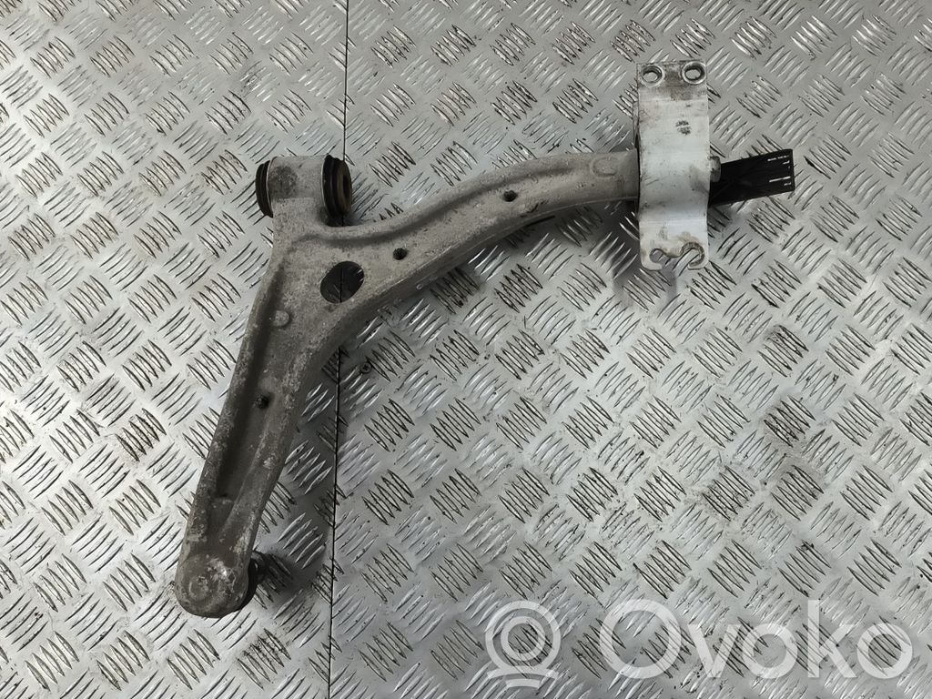 Mercedes-Benz A W176 Dolny wahacz przedni 