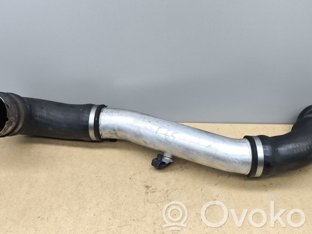 BMW 7 E65 E66 Välijäähdyttimen letku 