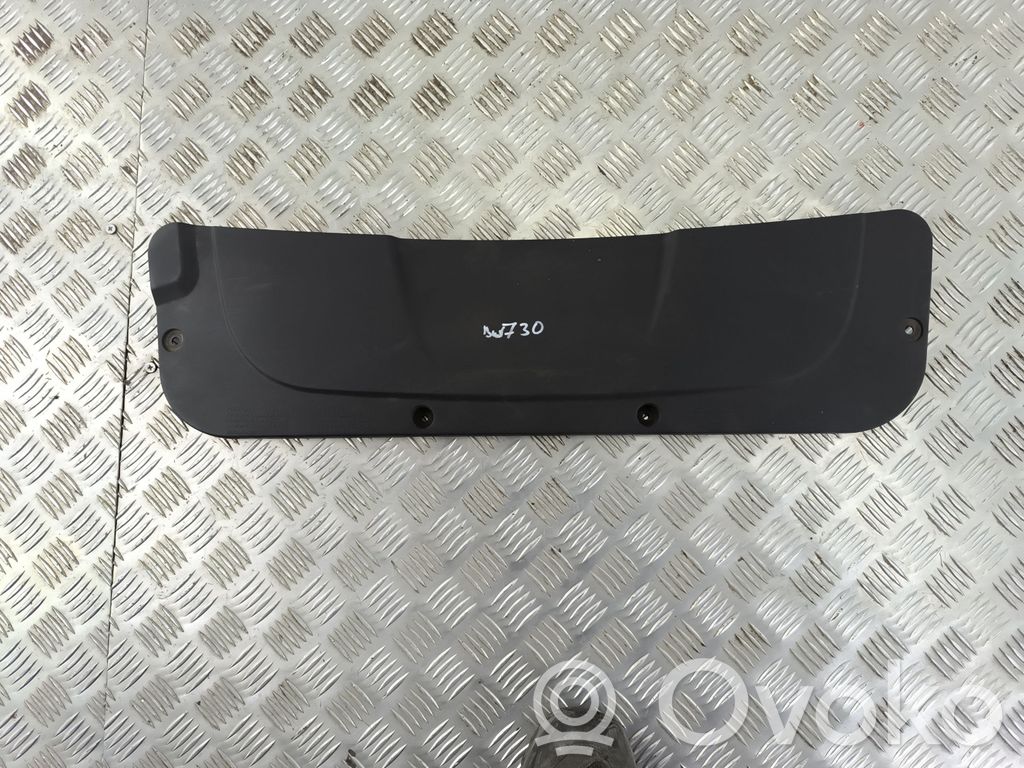 BMW 7 E65 E66 Variklio dangtis (apdaila) 