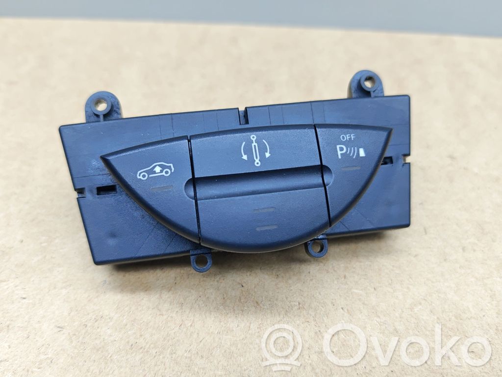 Mercedes-Benz CLS C219 Parking (PDC) sensor switch 