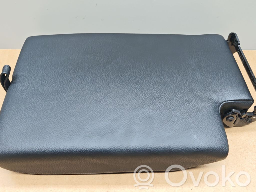 Armlehne des Rücksitzes