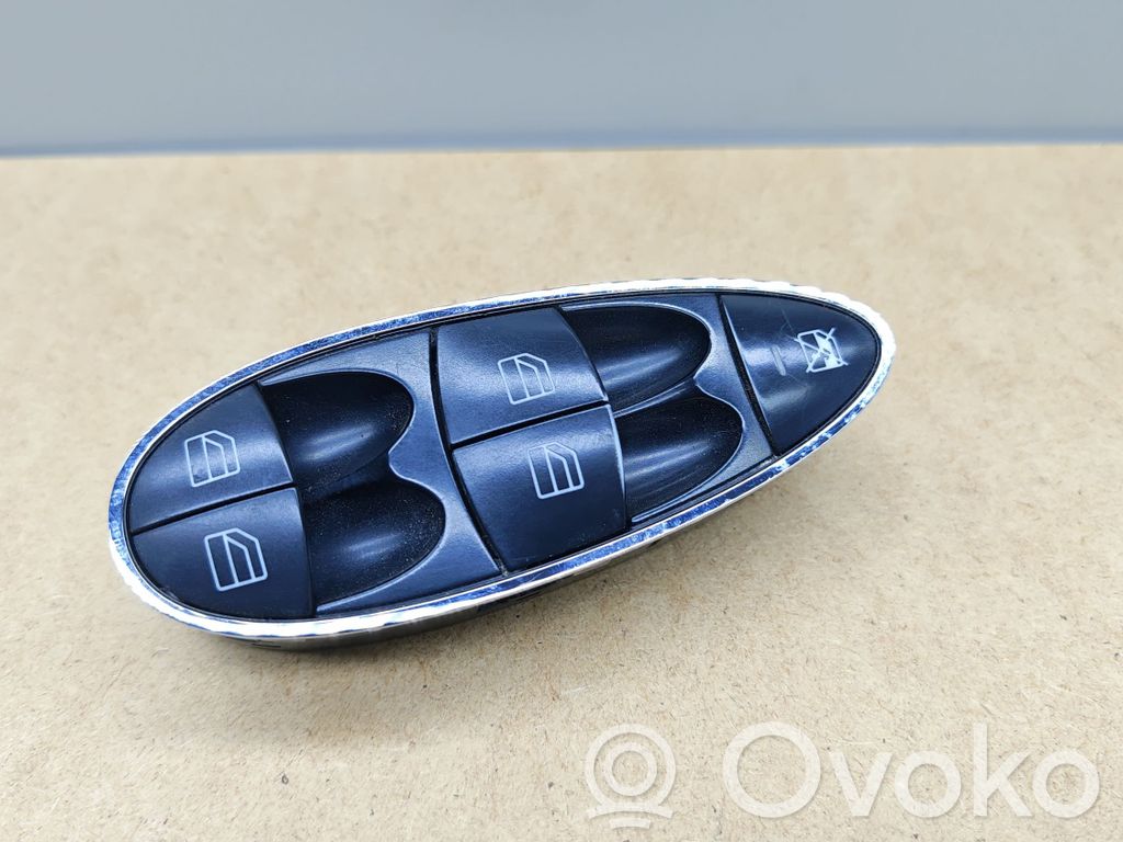 Mercedes-Benz E W211 Electric window control switch 