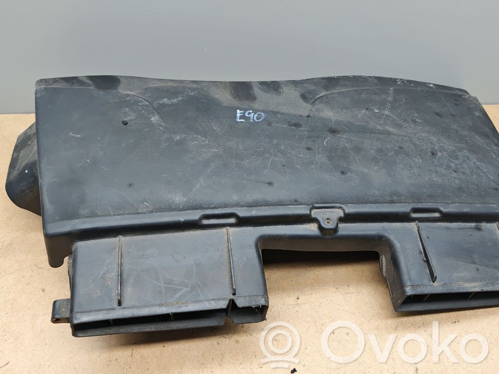BMW 3 E90 E91 Oro paėmimo kanalo detalė (-ės) 