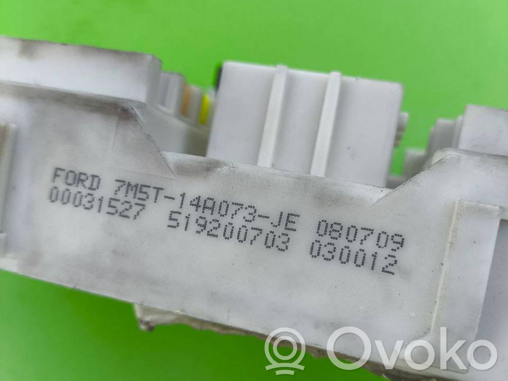 Ford Kuga I Módulo de fusible 