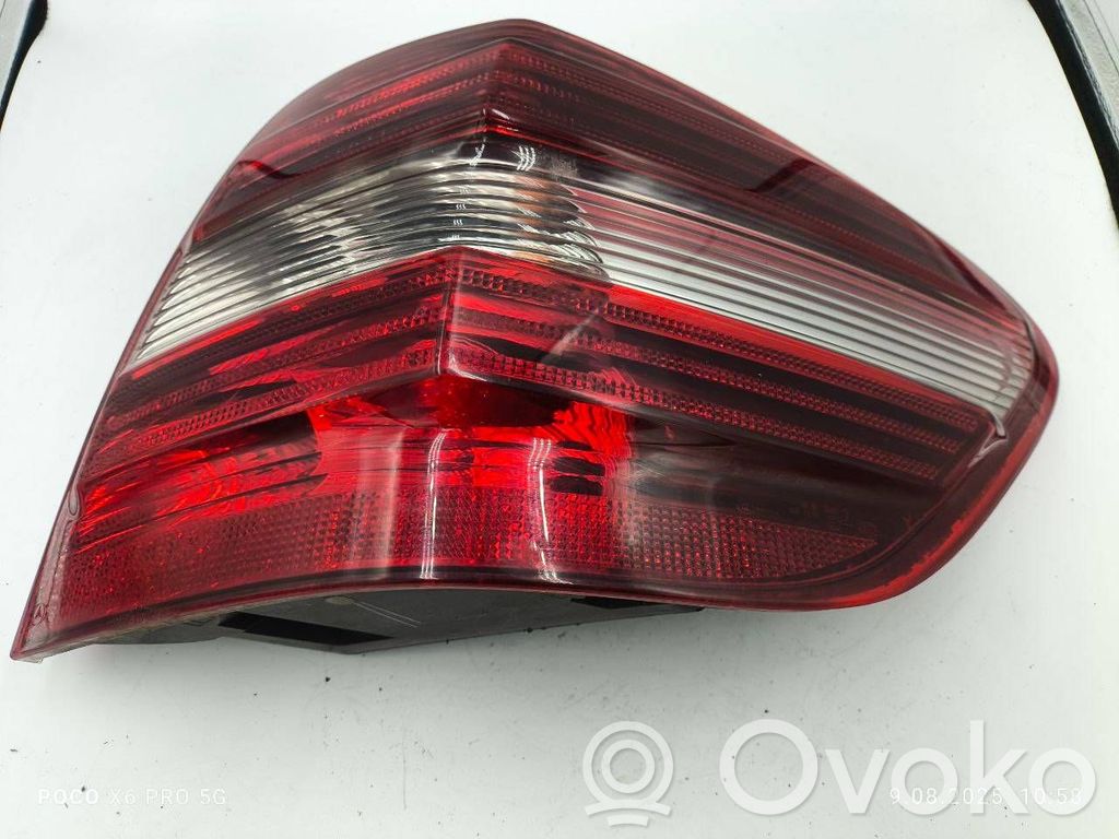 Lampa tylna   A1649061200,A1649060800