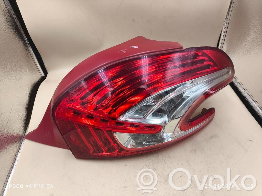 Peugeot 208 I Galinis žibintas kėbule 