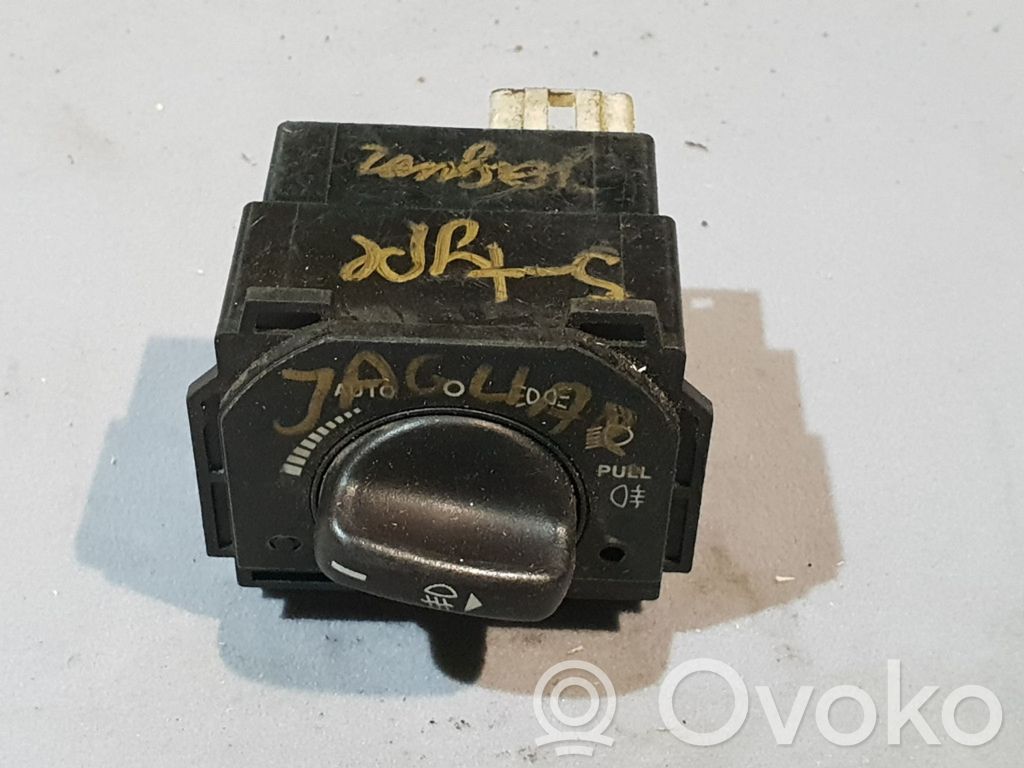 Light switch   XR8311654