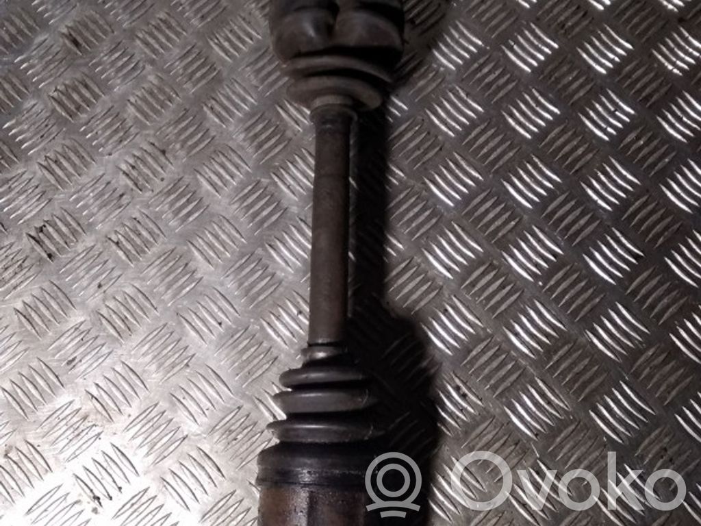 Передняя полуось