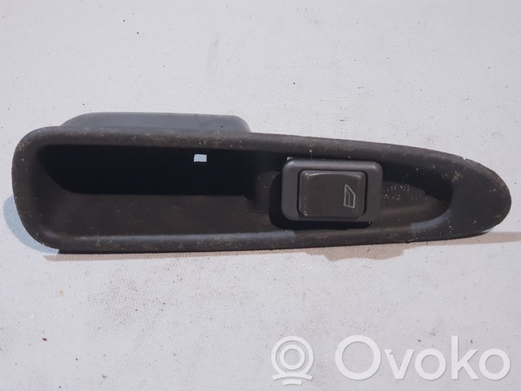 Electric window control switch   821425