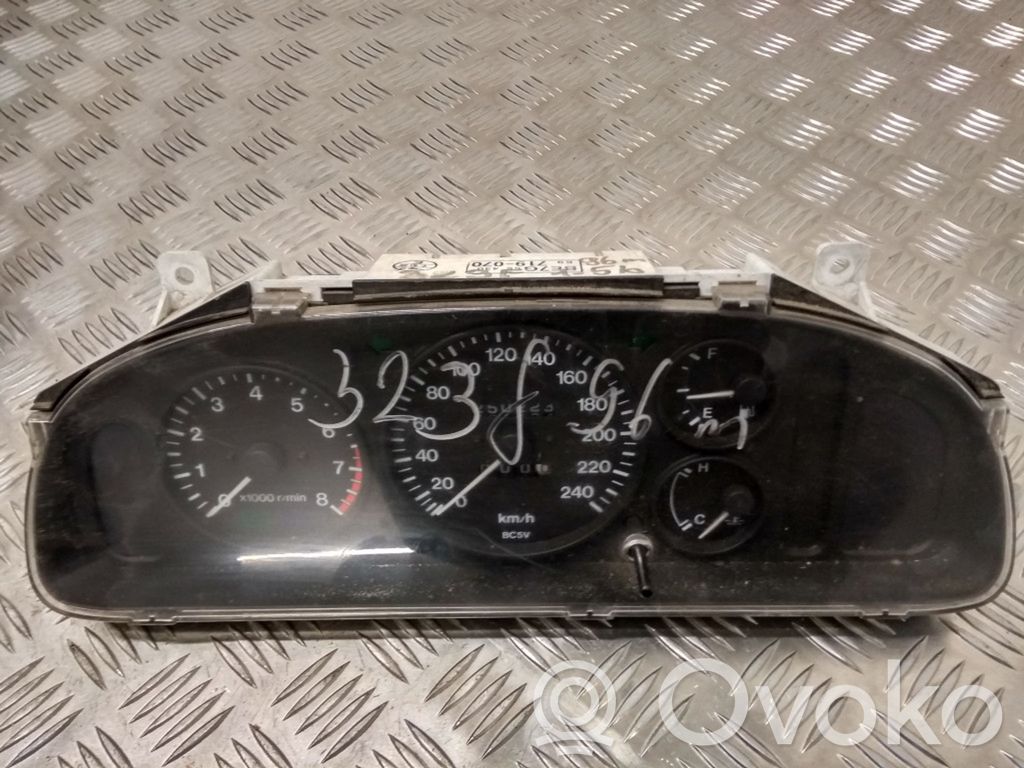 Mazda 323 F Speedometer (instrument cluster) 
