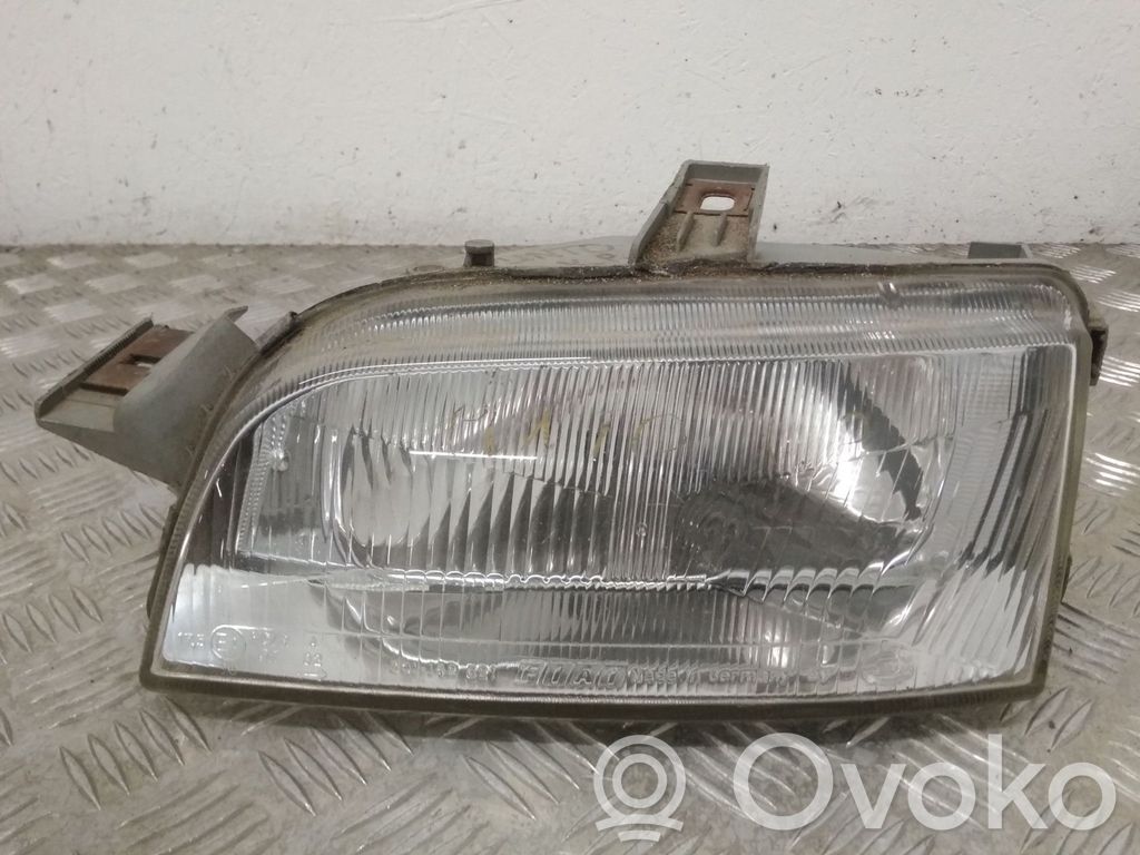 Fiat Punto (176) Scheinwerfer 