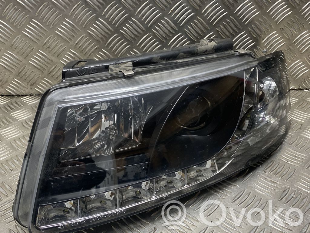 Audi A6 S6 C6 4F Phare frontale 