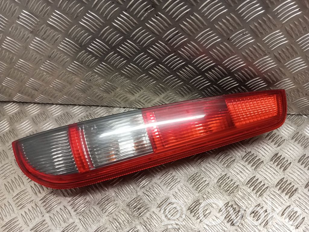 Rear/tail lights   4M5113N004C