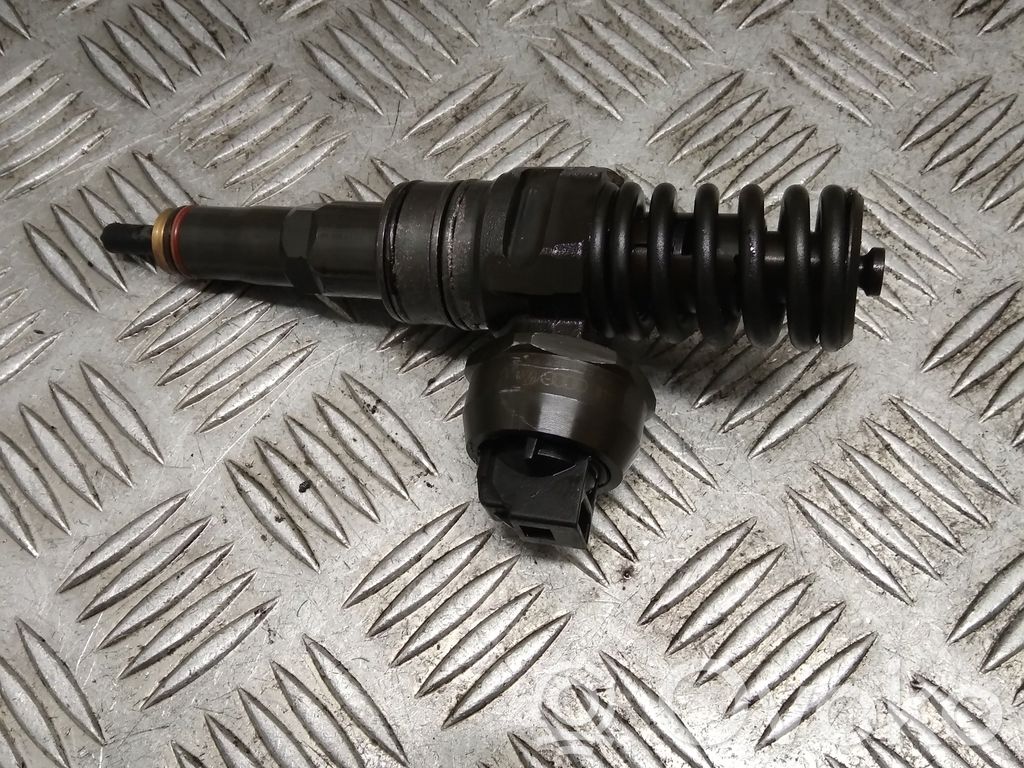 Skoda Octavia Mk2 (1Z) Inyector de combustible 