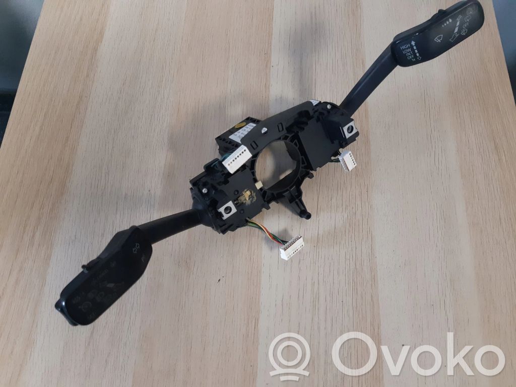 Volkswagen Golf VII Wiper turn signal indicator stalk/switch 