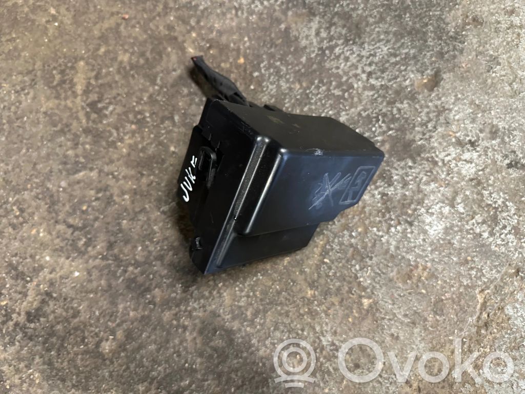 Nissan Juke II F16 Drošinātāju Kastes vāciņš 