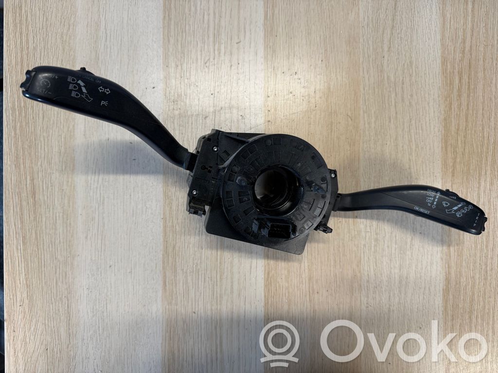 Volkswagen Polo V 6R Wiper turn signal indicator stalk/switch 
