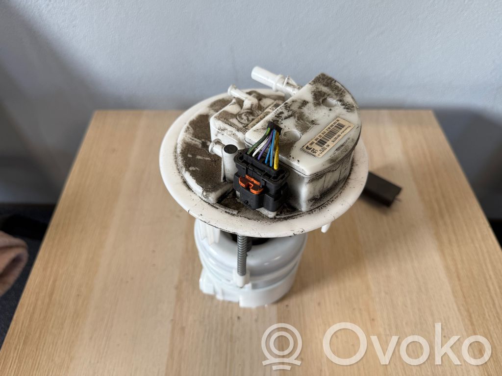 Citroen C4 III e-C4 Bomba interna de combustible 