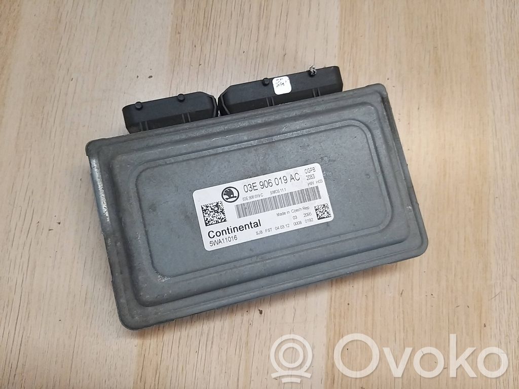Skoda Fabia Mk2 (5J) Engine control unit/module 