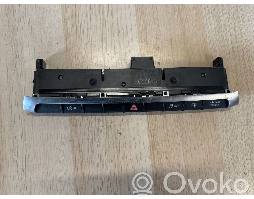 Audi A3 S3 8V Botón interruptor de luz de peligro 
