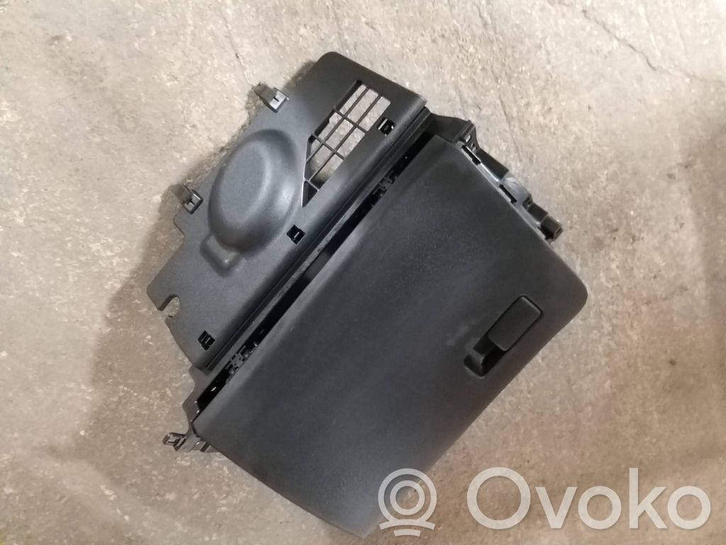 KIA Ceed Daiktadėžė 