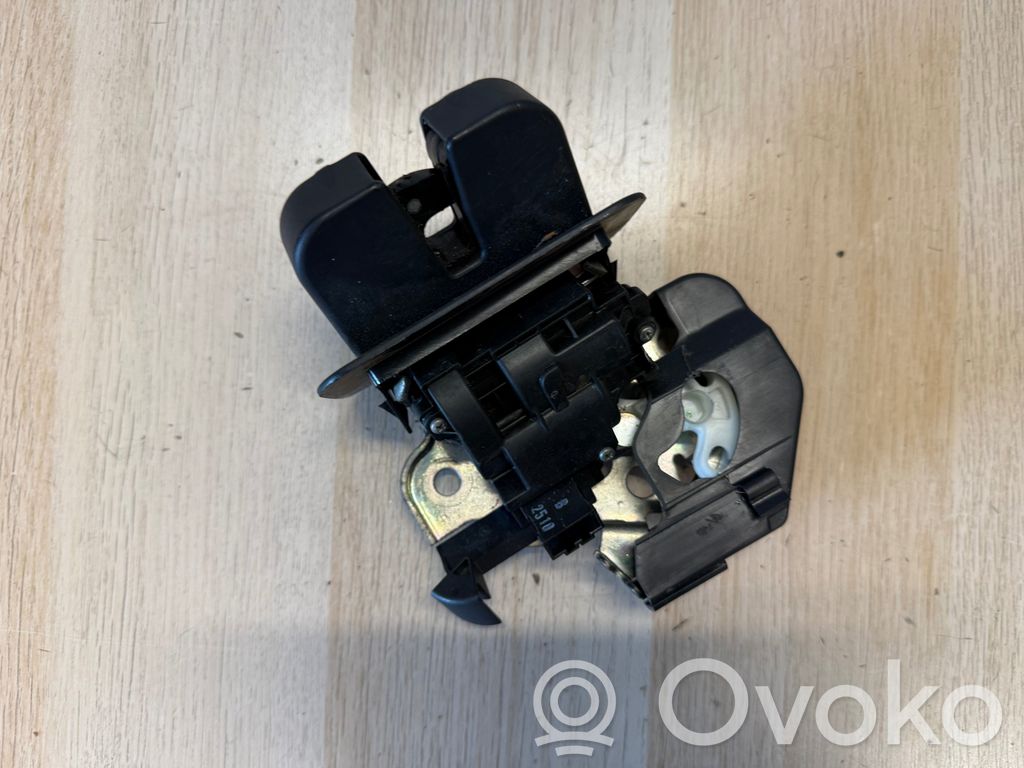 Audi A1 Tailgate/trunk/boot lock/catch/latch 