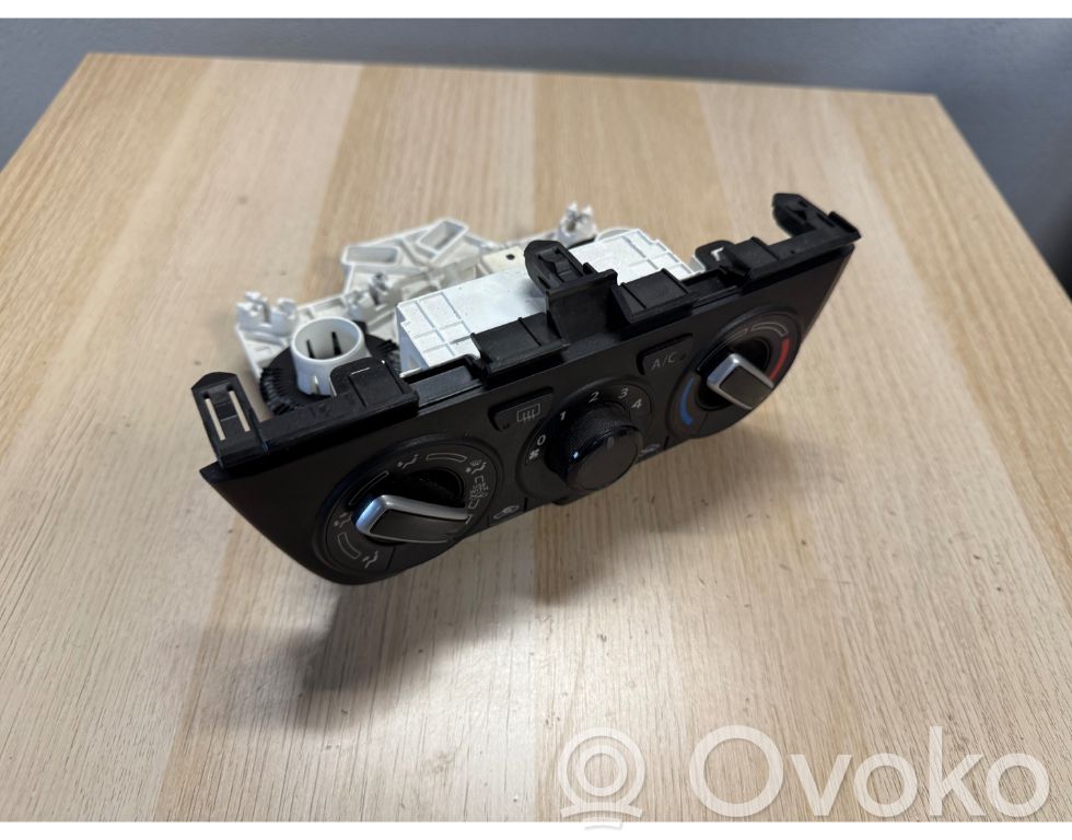 Suzuki Swift III Climate control unit 