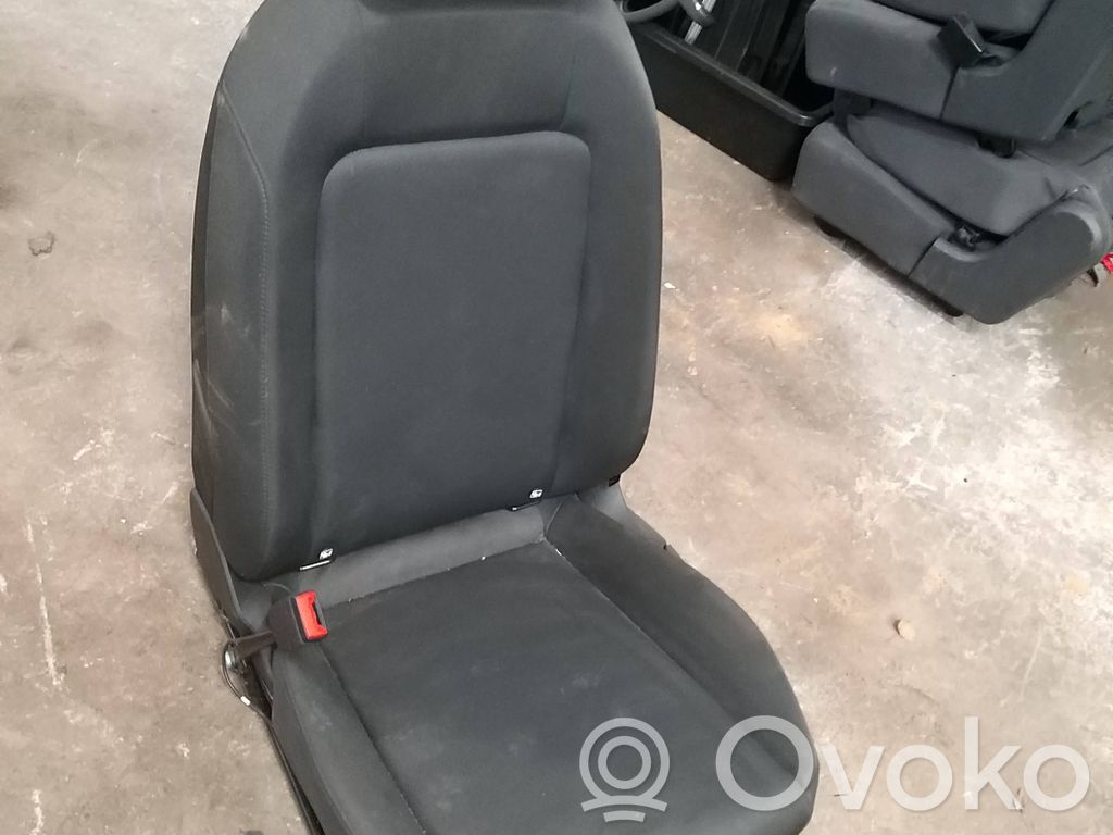 Audi A1 Переднее сиденье водителя 