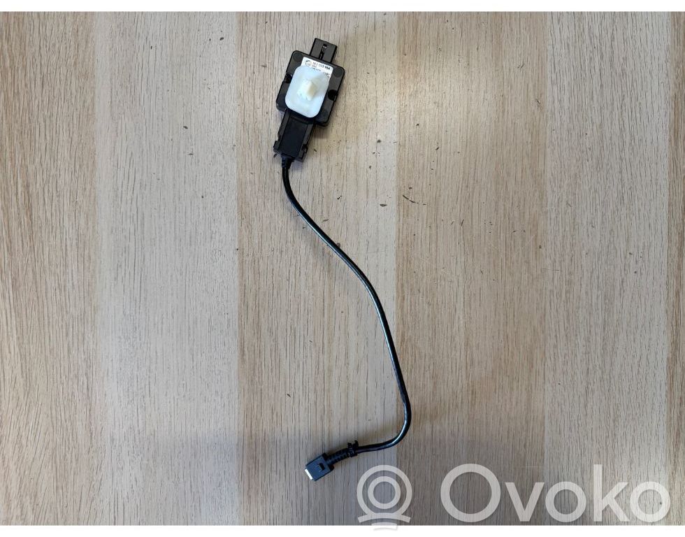 Skoda Octavia Mk4 USB-pistokeliitin 