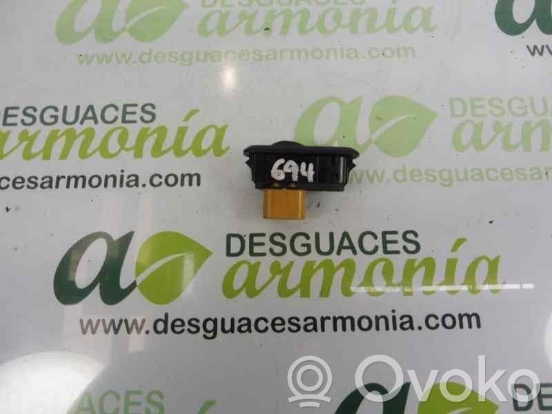 Ford Fiesta Electric window control switch 