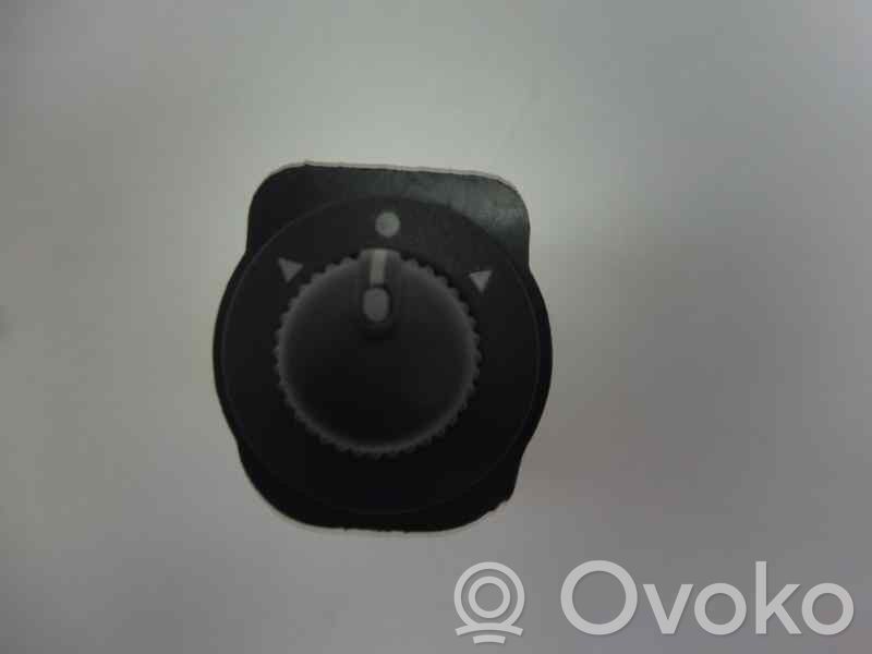 Interruptor del espejo lateral   B569