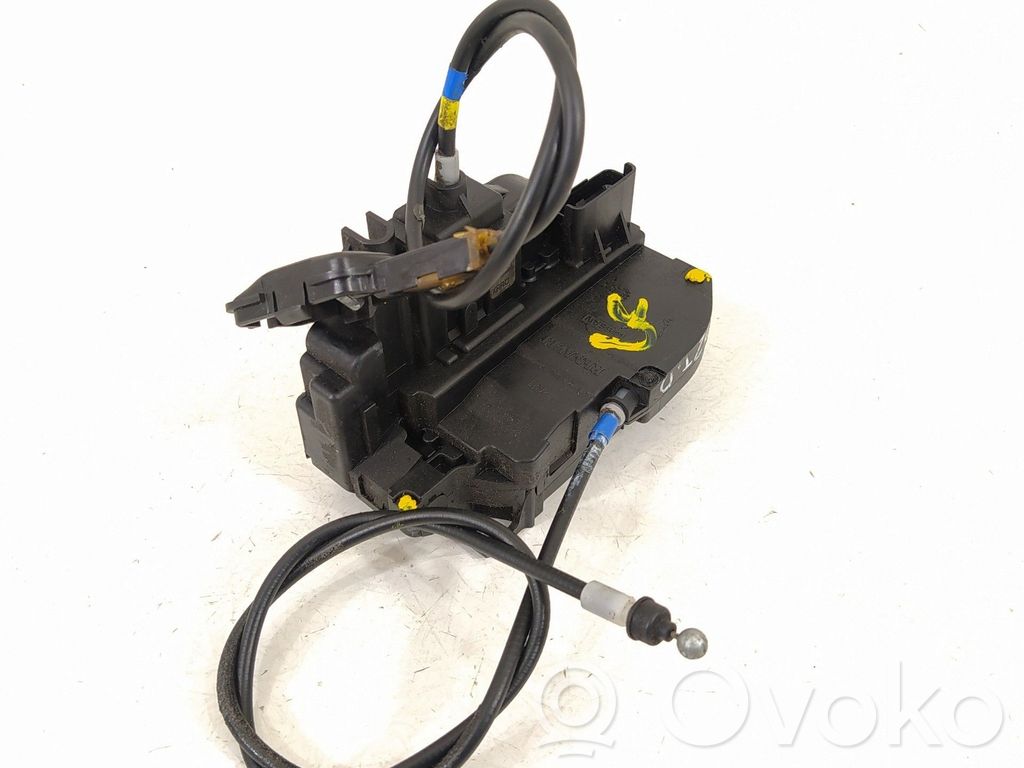 Nissan Note (E11) Takaoven lukko 