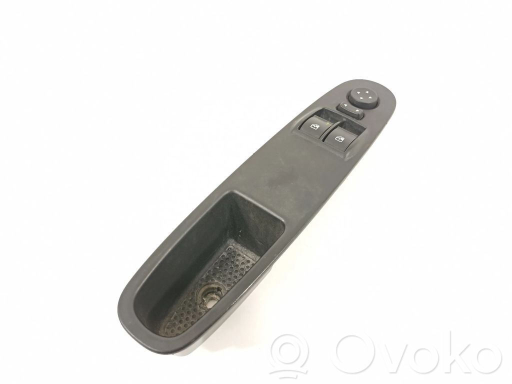 Electric window control switch   735531345,08514B694