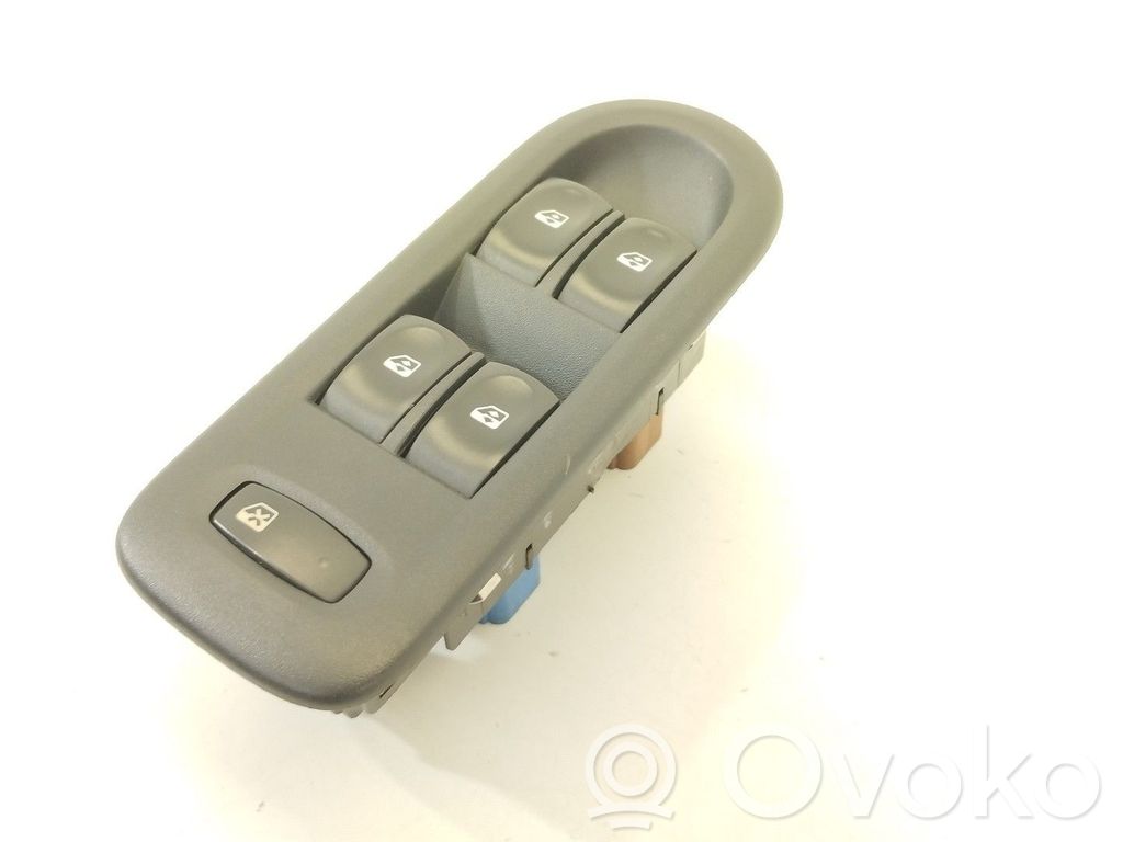 Electric window control switch   214945A,214938A,379691B