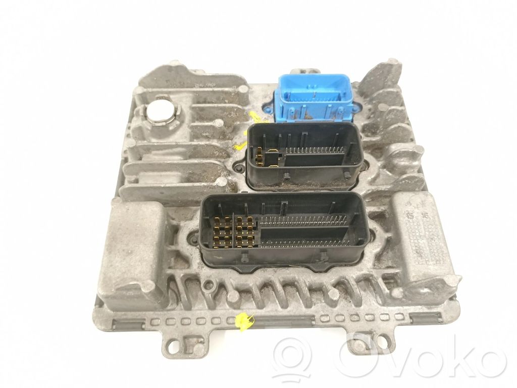 Opel Corsa E Engine control unit/module 