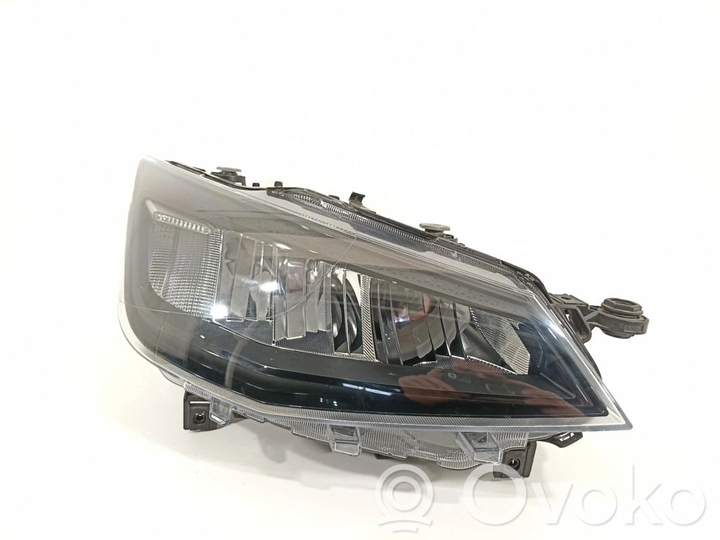 Seat Arona Phare frontale 