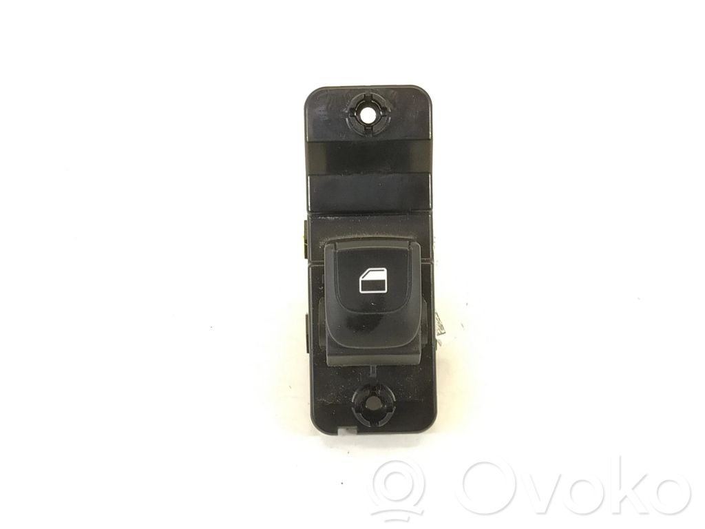 KIA Stonic Electric window control switch 