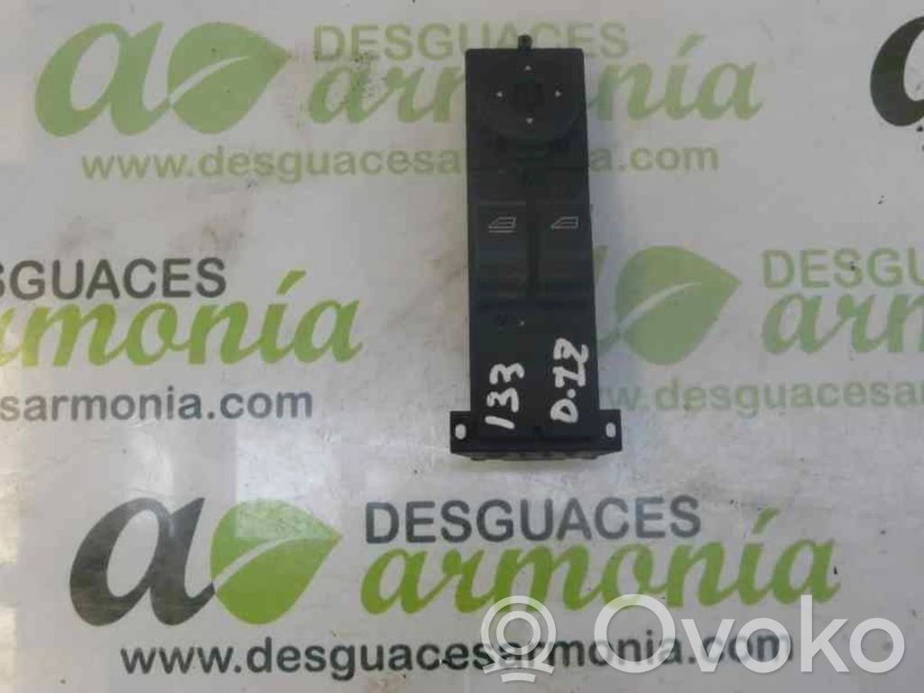 Electric window control switch   3M5T14529CD