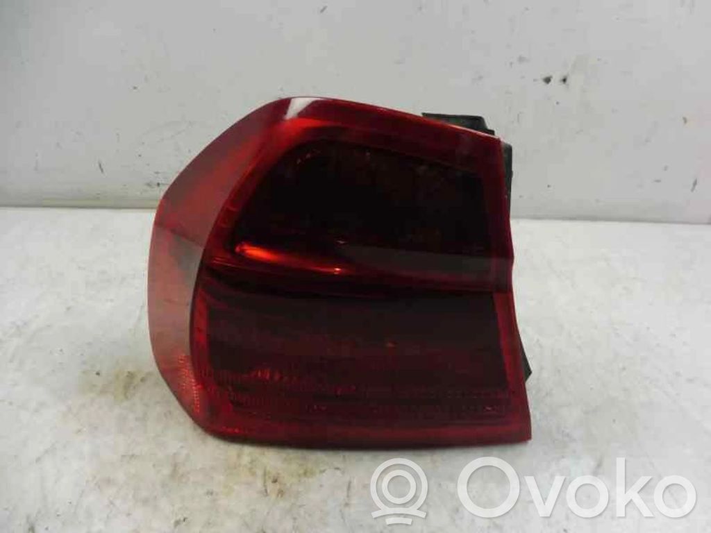 Rear/tail lights   6937457