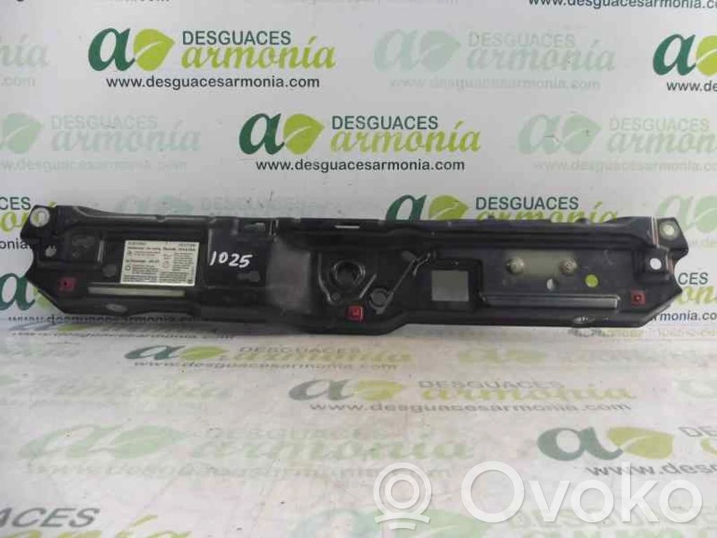 Opel Corsa C Priekšpusē bampera sija / balka 
