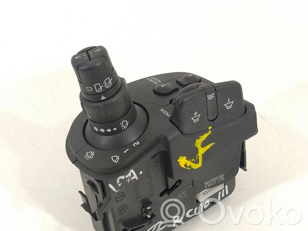Renault Clio III Wiper control stalk 