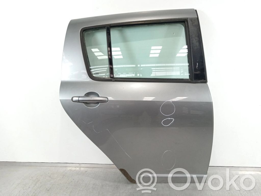 Suzuki Swift I Puerta trasera 