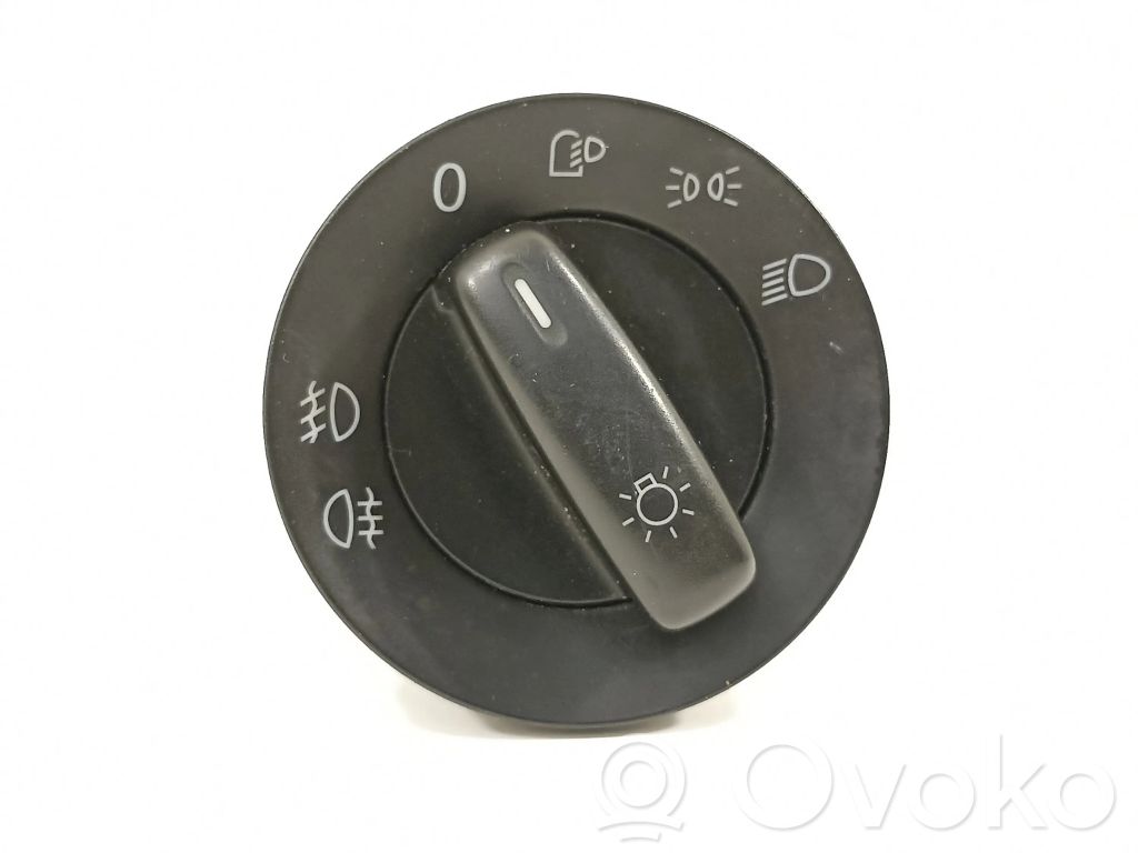 Interruptor de control del panel de luces   1K0941431N