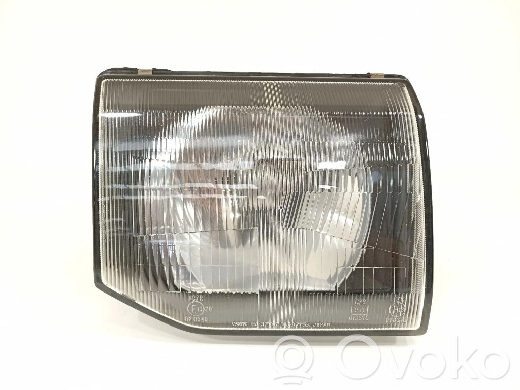 Mitsubishi Montero Phare frontale 