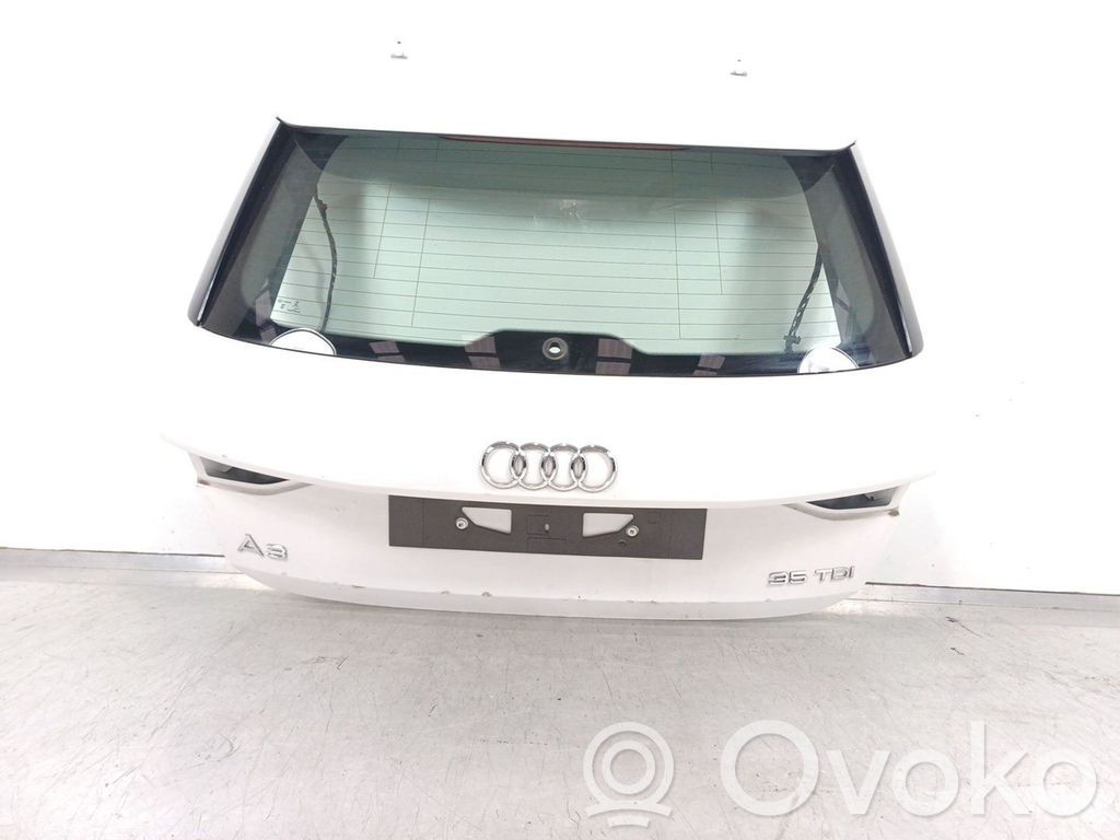 Audi A3 8Y Puerta del maletero/compartimento de carga 