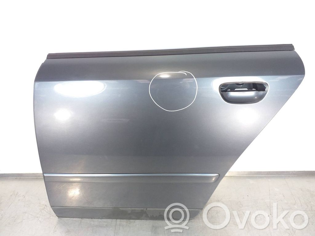 Puerta trasera   8E0833051