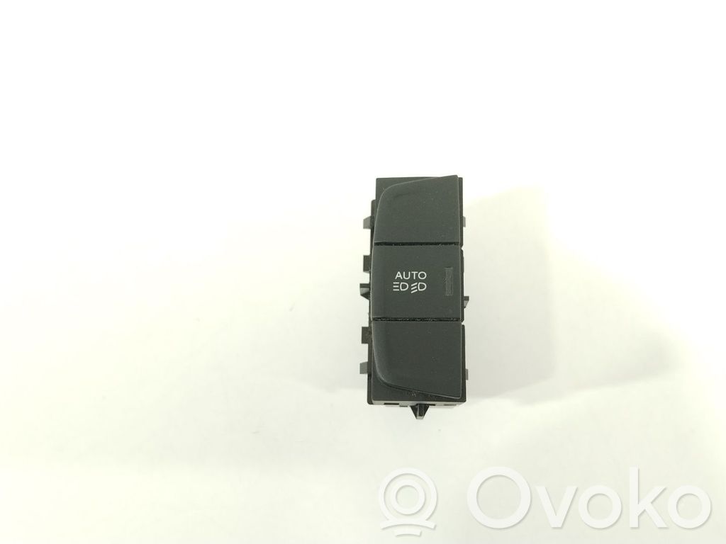 Peugeot 508 Windscreen/window heater switch 